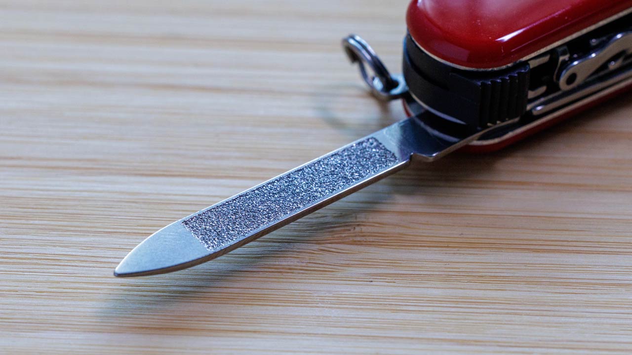 Victorinox ネイルクリップ 580 レビュー：旅行に最適なコンパクトネイルケアツール