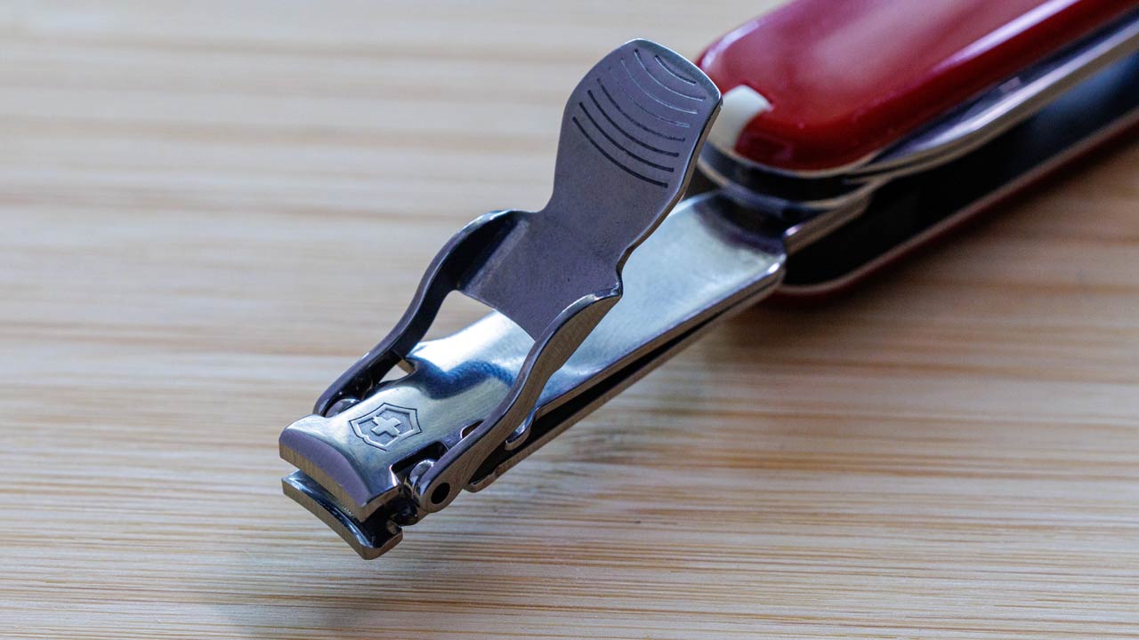 Victorinox ネイルクリップ 580 レビュー：旅行に最適なコンパクトネイルケアツール